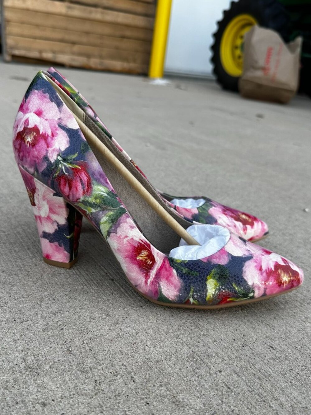 BC Footwear Floral Pointed Toe Block Heel Pumps Women's Pink Botanical Print